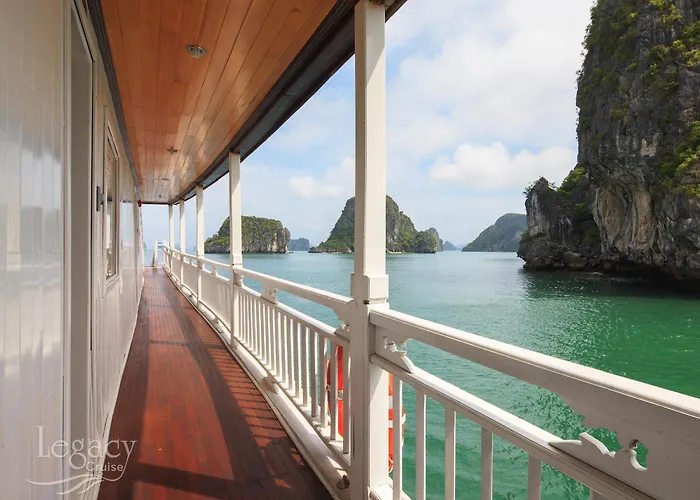 Khách sạn Halong Legacy Cruise 3*