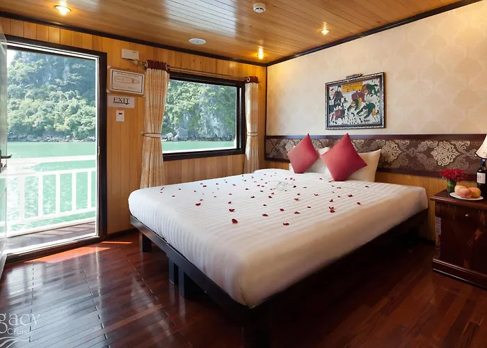 Halong Legacy Cruise Hạ Long